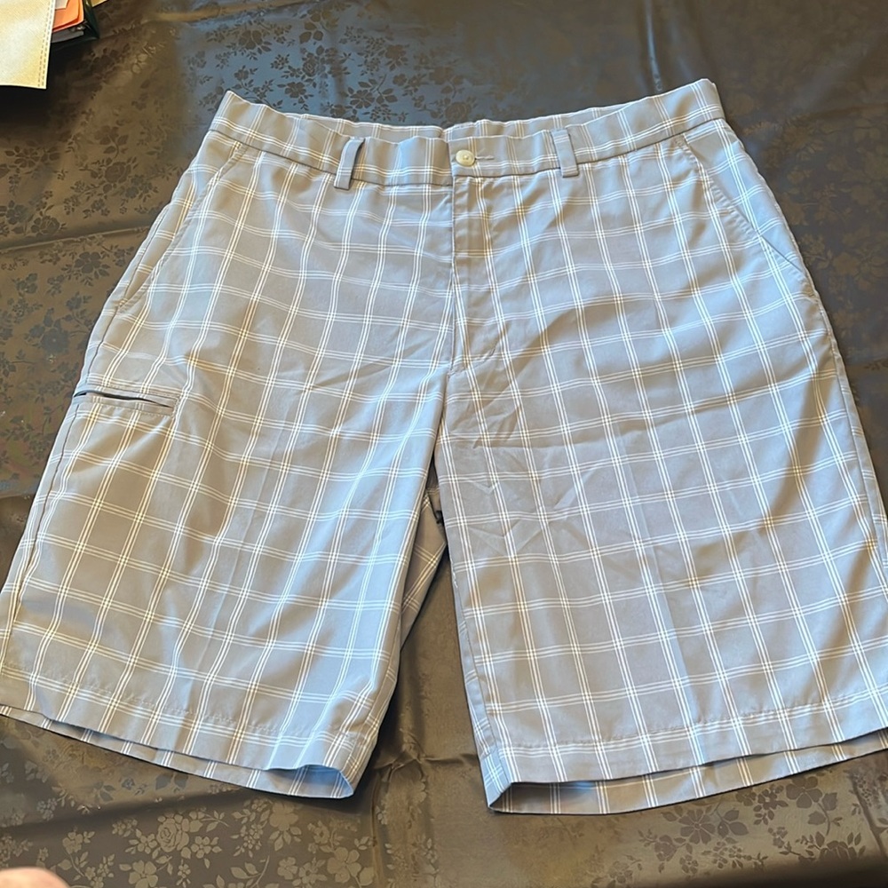 Men’s shorts, 34, Grand Slam golf, gray/white plaid